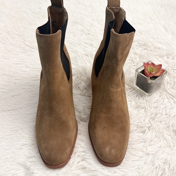 NEW Steve Madden Rhiannon Brown Suede Chelsea Heel bootie women size 5.5 - Picture 3 of 7